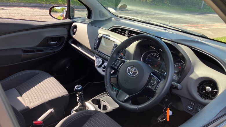 Toyota Yaris 1.5 VVT-i Icon Tech 5dr Petrol Hatchback